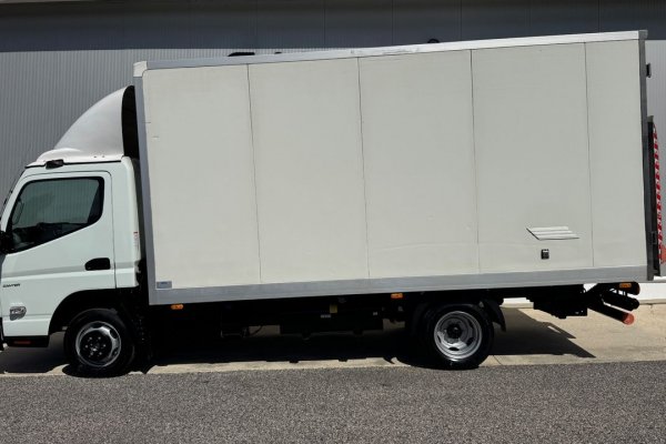 Mitsubishi Canter 3C13 C/ Plat. Elevatória 