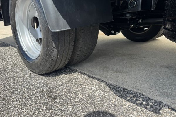 Mitsubishi Canter 3C13 C/ Plat. Elevatória 