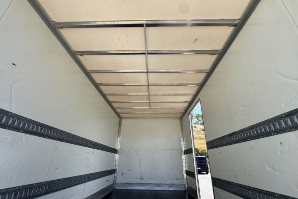 Mitsubishi Canter 3C13 C/ Plat. Elevatória 