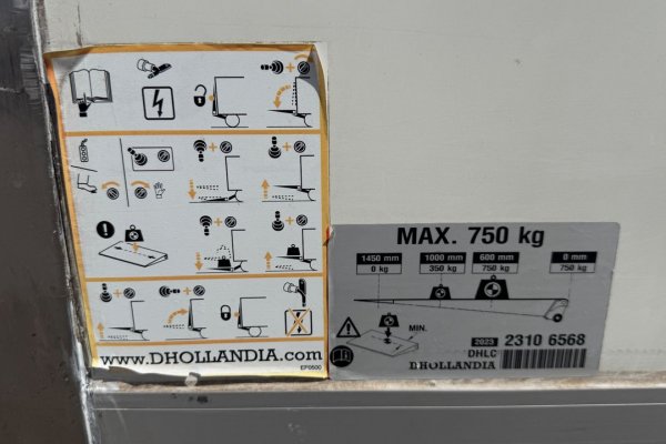 Mitsubishi Canter 3C13 C/ Plat. Elevatória 