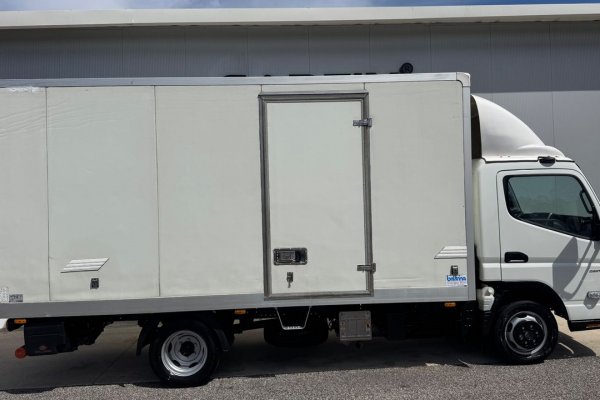 Mitsubishi Canter 3C13 C/ Plat. Elevatória 