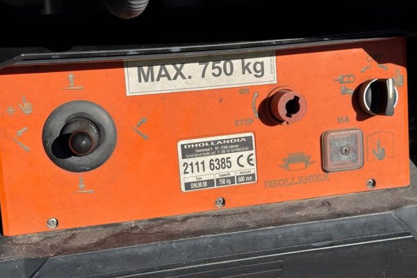 Iveco Daily 35C13 C/ Plat. Elev.  C/ frio 