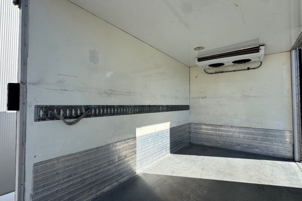 Iveco Daily 35C13 C/ Plat. Elev.  C/ frio 