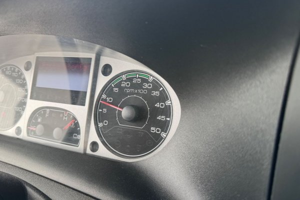 Iveco Daily 35C13 C/ Plat. Elev.  C/ frio 
