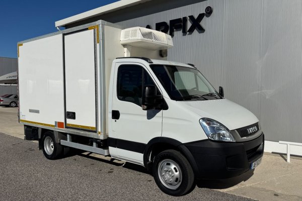 Iveco Daily 35C13 C/ Plat. Elev.  C/ frio 