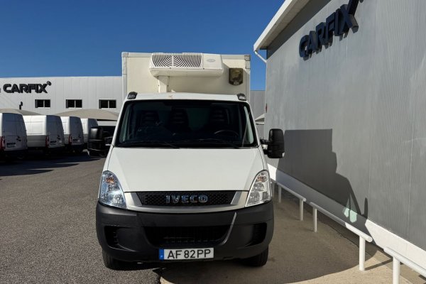 Iveco Daily 35C13 C/ Plat. Elev.  C/ frio 