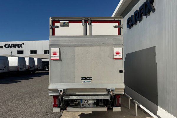 Iveco Daily 35C13 C/ Plat. Elev.  C/ frio 