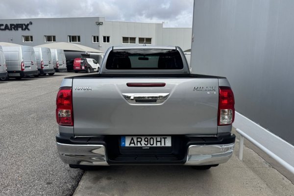 Toyota Hilux 