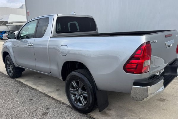 Toyota Hilux 